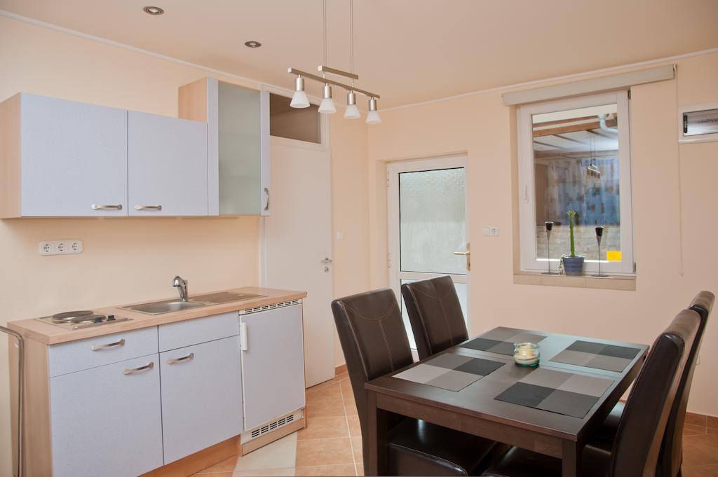 Alt Baden Apartement Dunaszekcső 部屋 写真